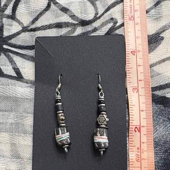 Jewelry - 🖤Artisan Black and Silver Beaded Earrings🖤